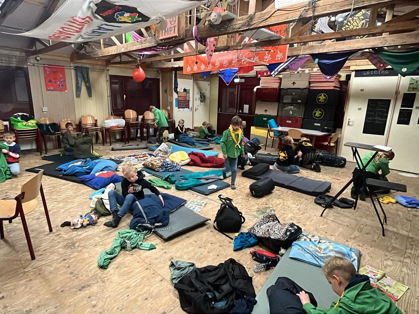 Kamperen in het clubhuis